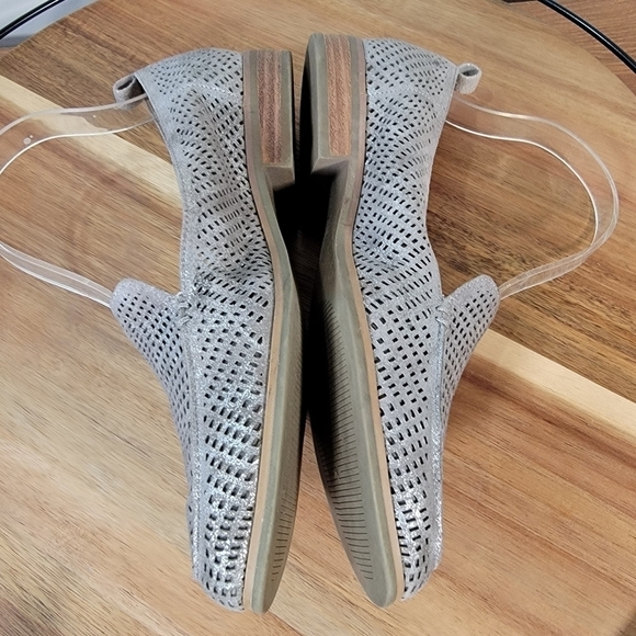 Crown Vintage Silver Metallic Loafers Flats Perforated Size 6 - Picture 13 of 17